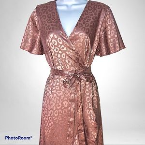 "**5 for $50**RUFFLED S/S WRAP DRESS DUSTY LAVENDER ANIMAL PRINT ANKLE LENGTH M